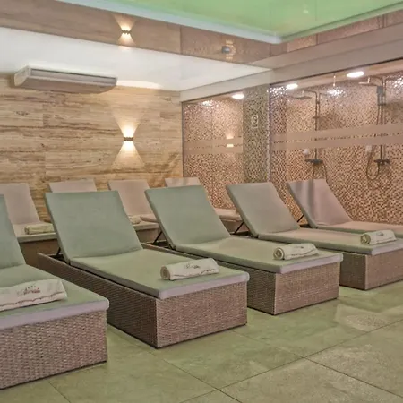 Отель & Zoned 4*