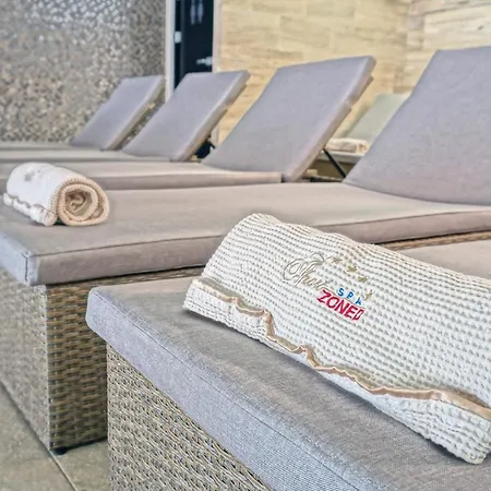 Отель & Zoned 4*