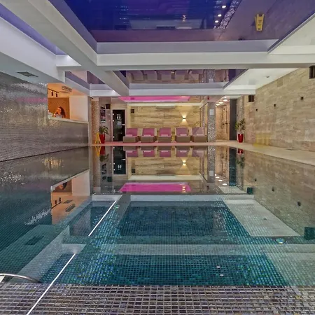 & Zoned 4* Копаоник