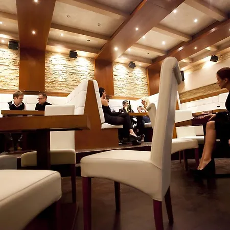 Отель & Zoned 4*